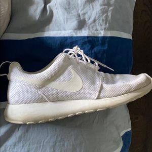 Nike Rosche One Shoes (All White)